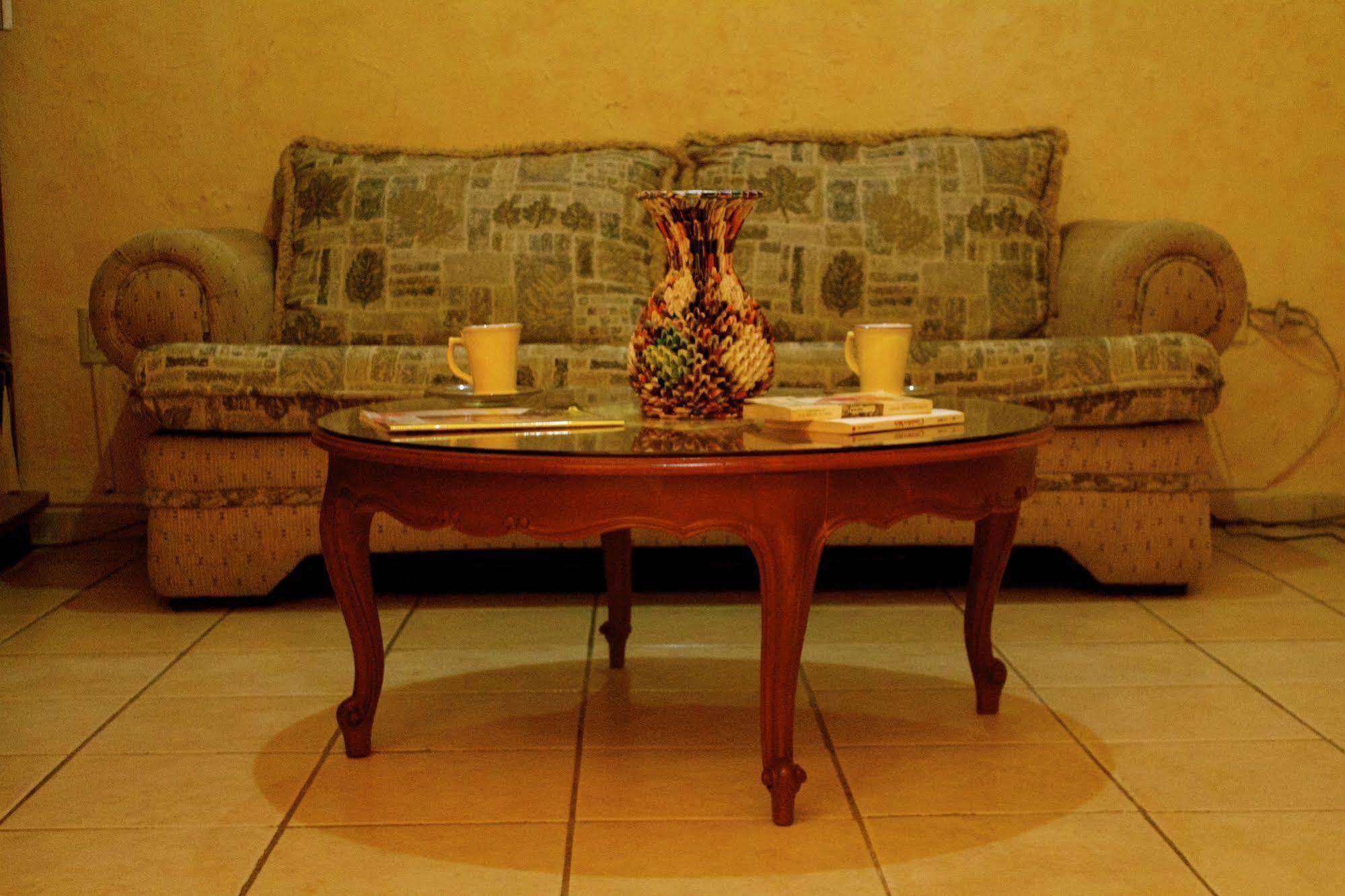 Residencia Los Angeles Bed & Breakfast Guadalajara Exterior photo