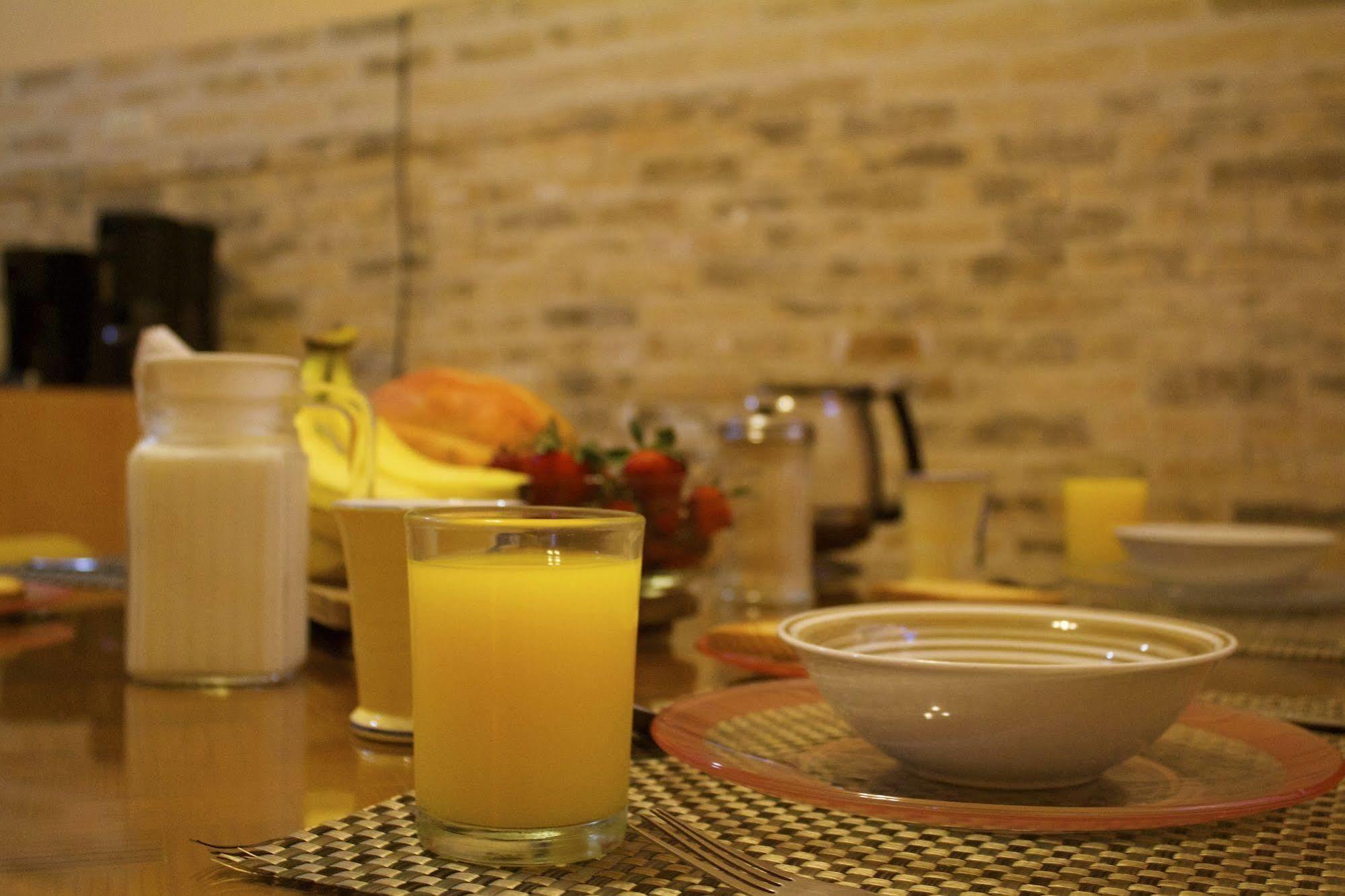 Residencia Los Angeles Bed & Breakfast Guadalajara Exterior photo